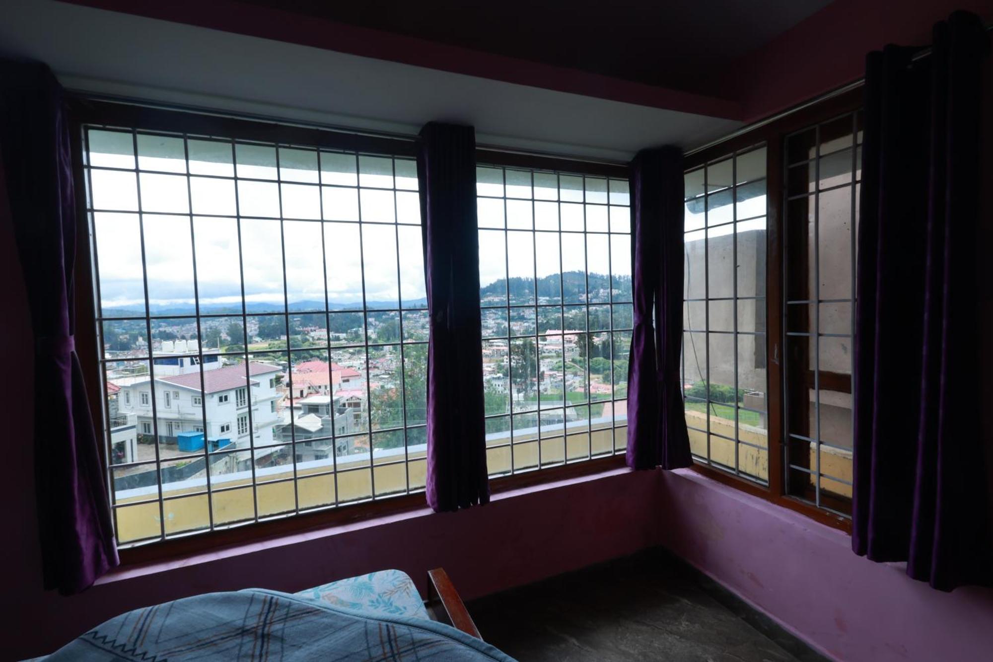 V Star Sunset View Apartment Ooty