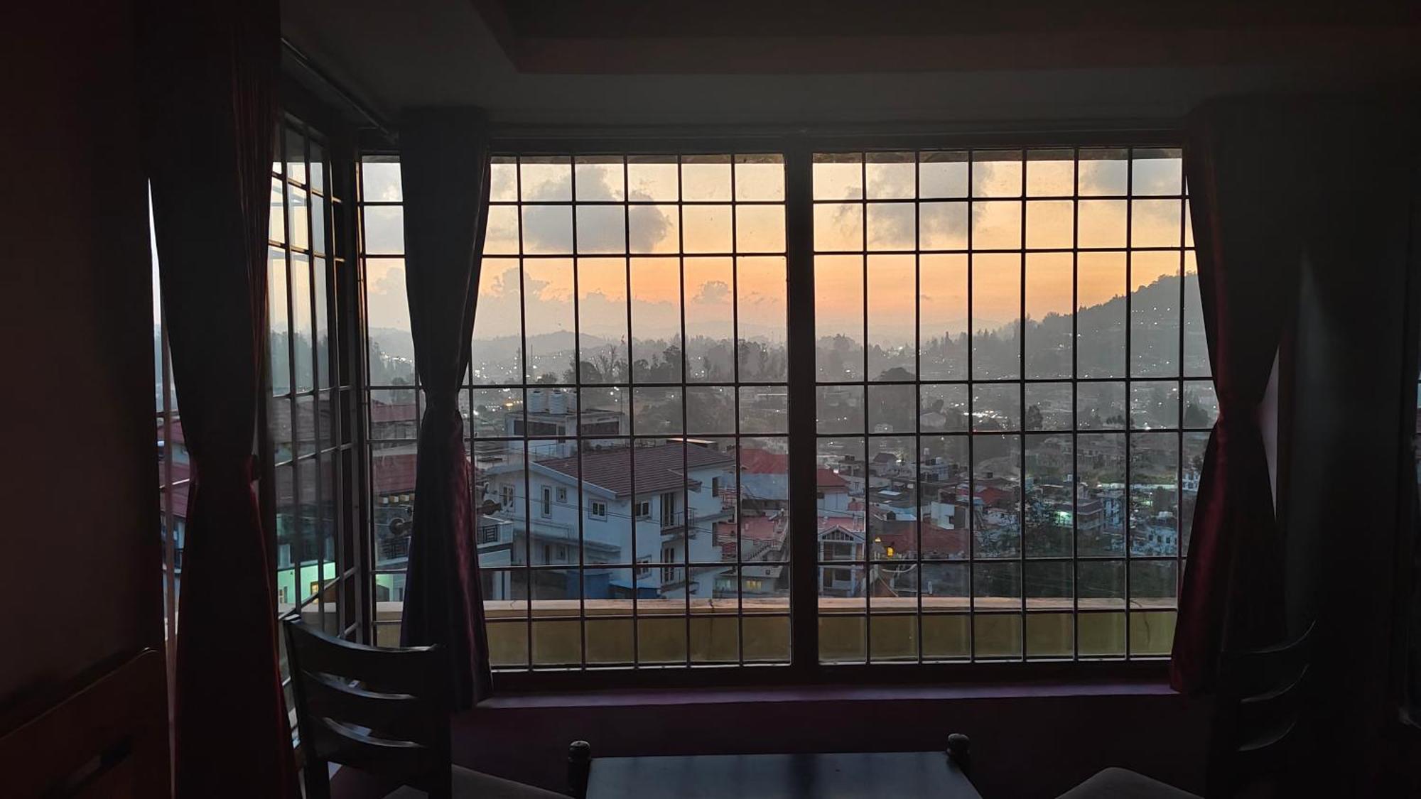 V Star Sunset View Ooty