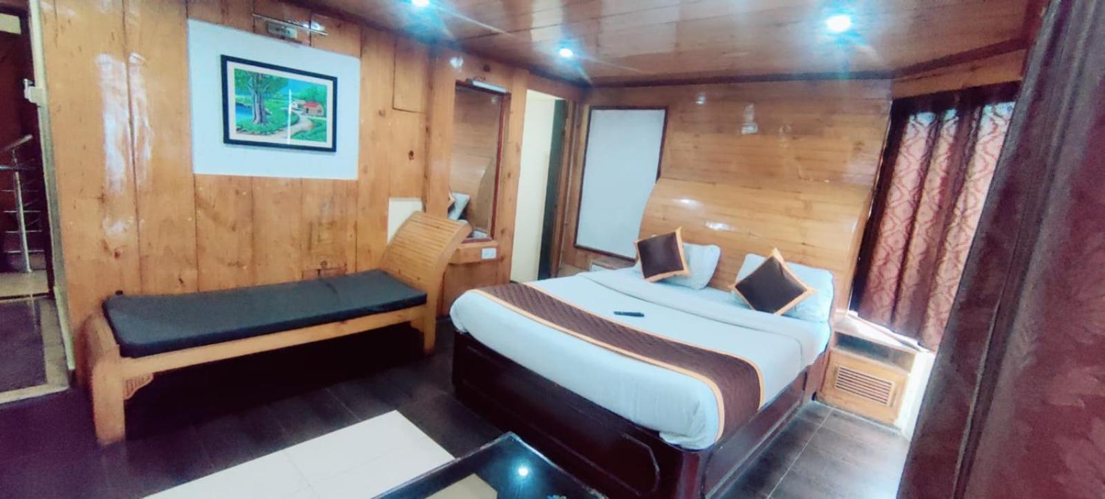 Shiv Shanthi Moorthi Hospitality Hotel