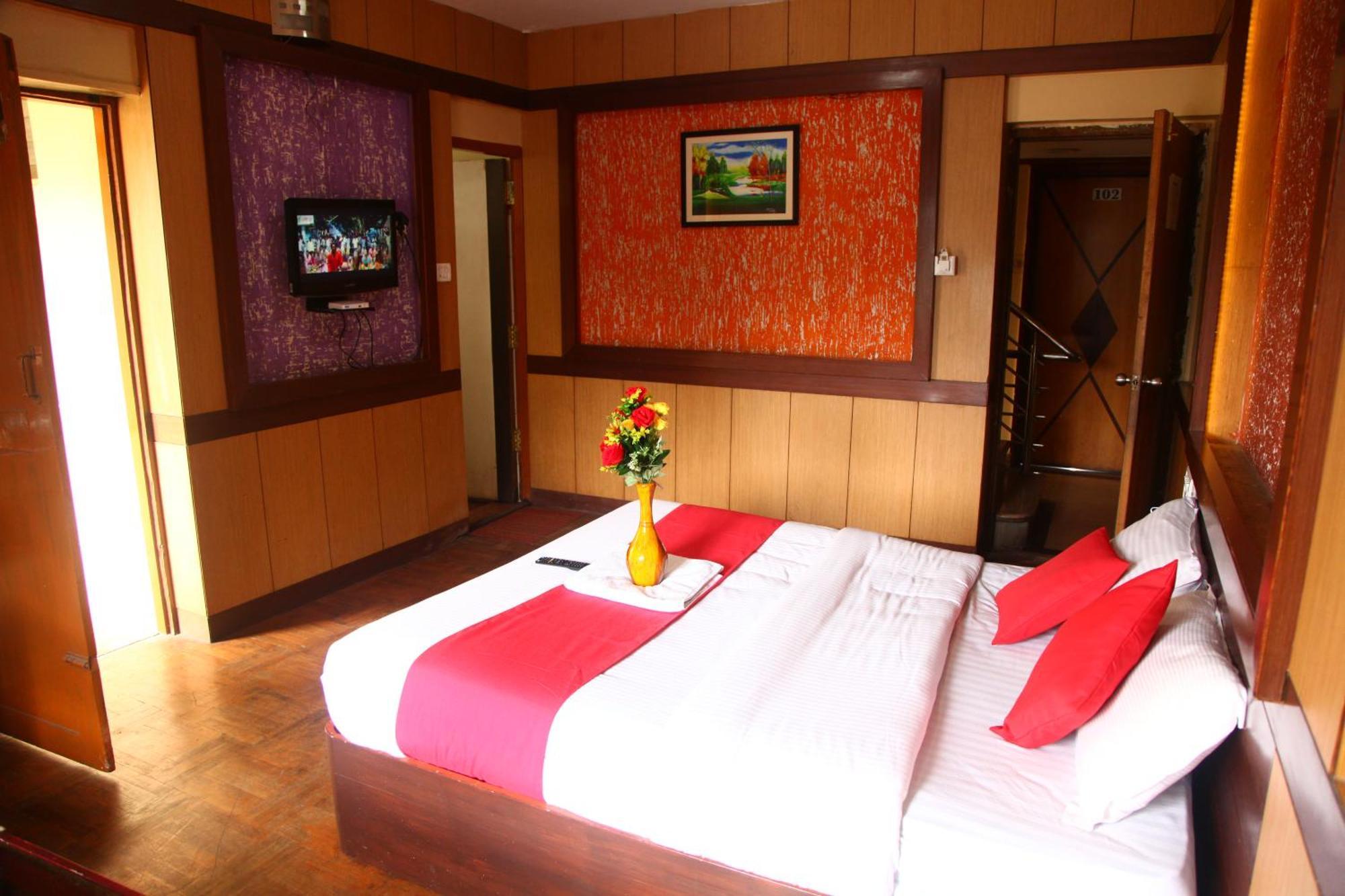 Shiv Shanthi Moorthi Hospitality Hotel *