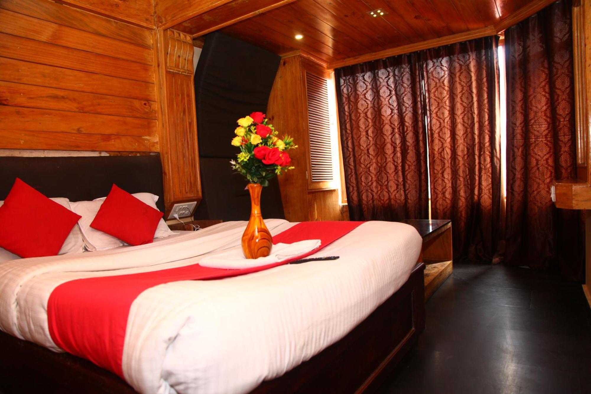 Shiv Shanthi Moorthi Hospitality Hotel *