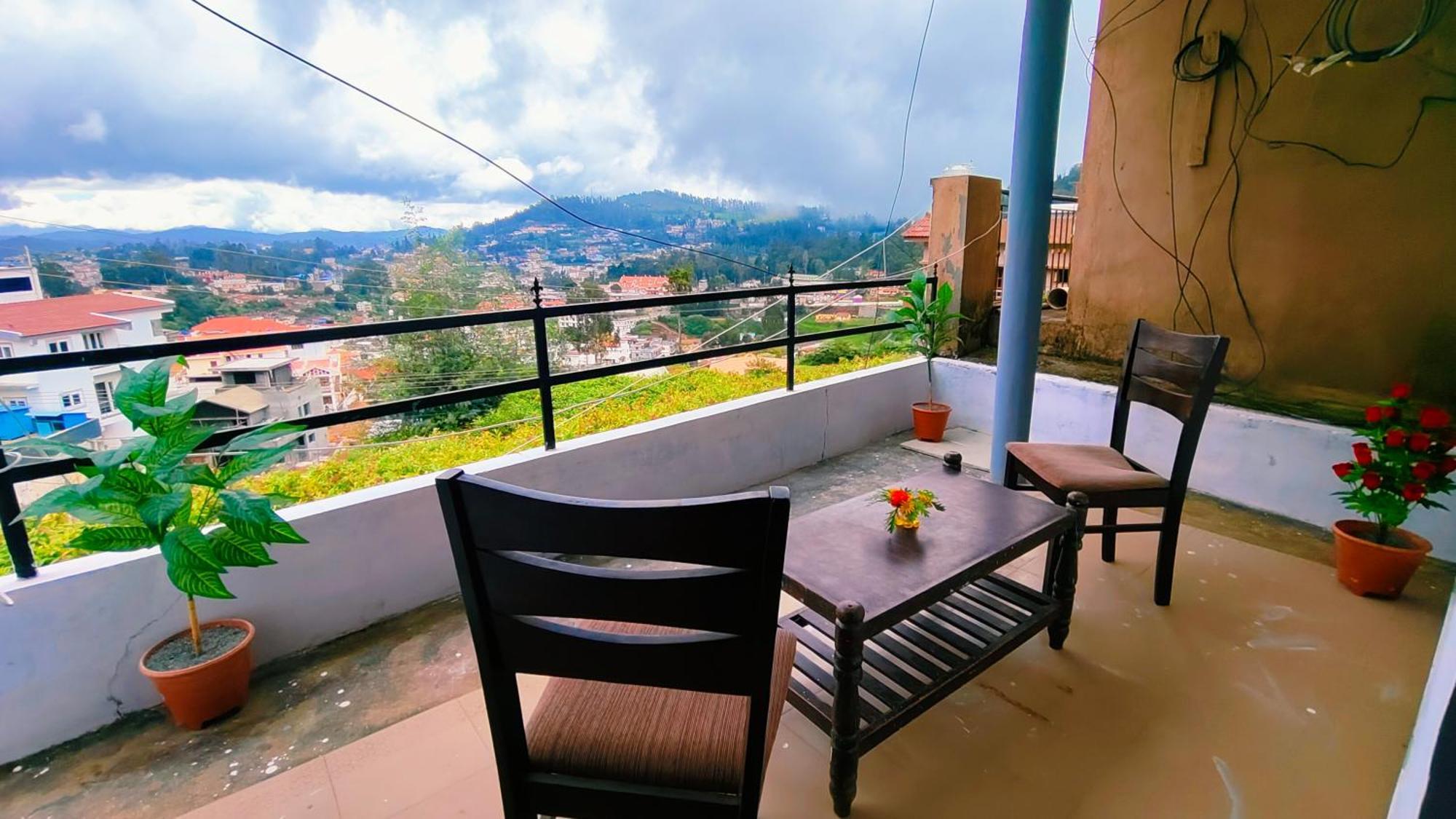 V Star Sunset View Apartment Ooty