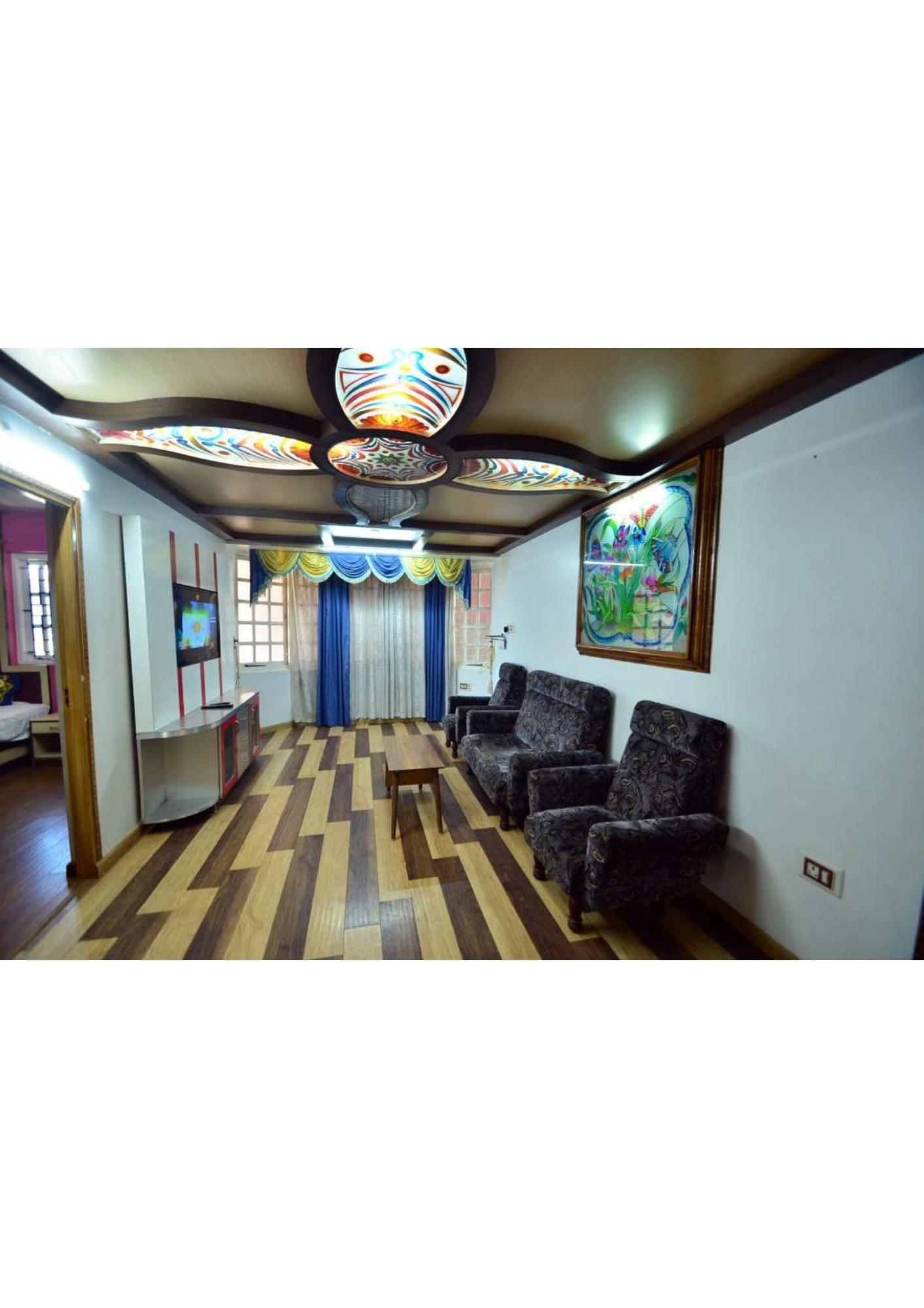 Melbourne Gardens 3 Bhk Apartment *
