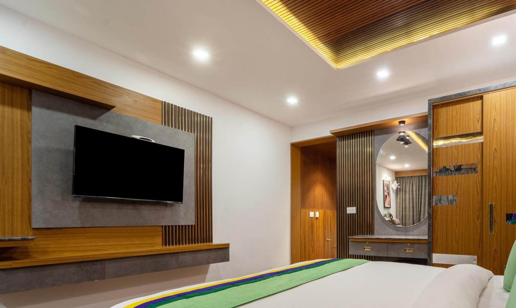 Treebo Skydale Premium Suites, 1500 Mtrs From Hotel