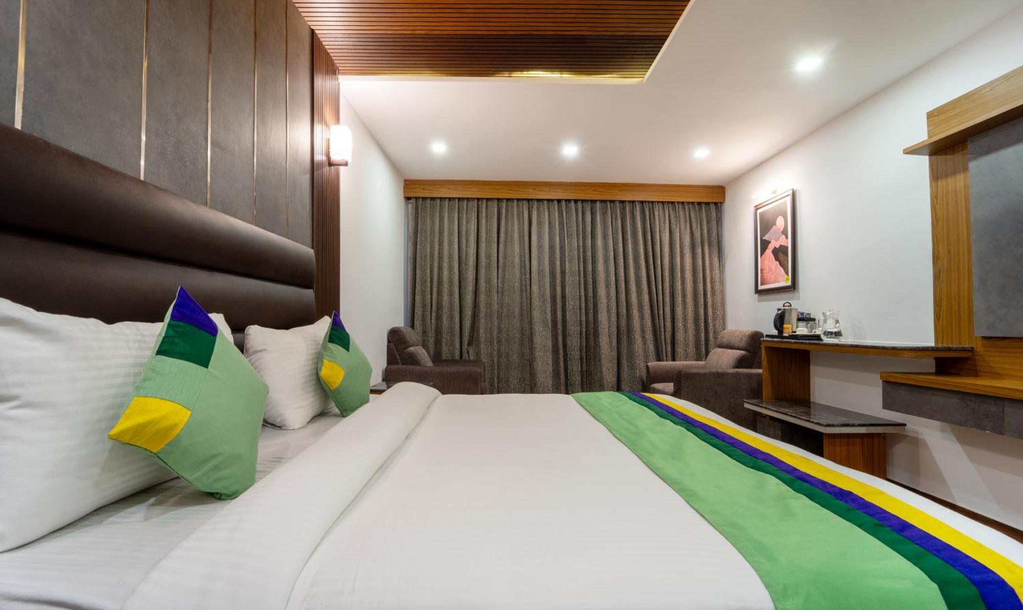 Hotel Treebo Skydale Premium Suites, 1500 Mtrs From 3*