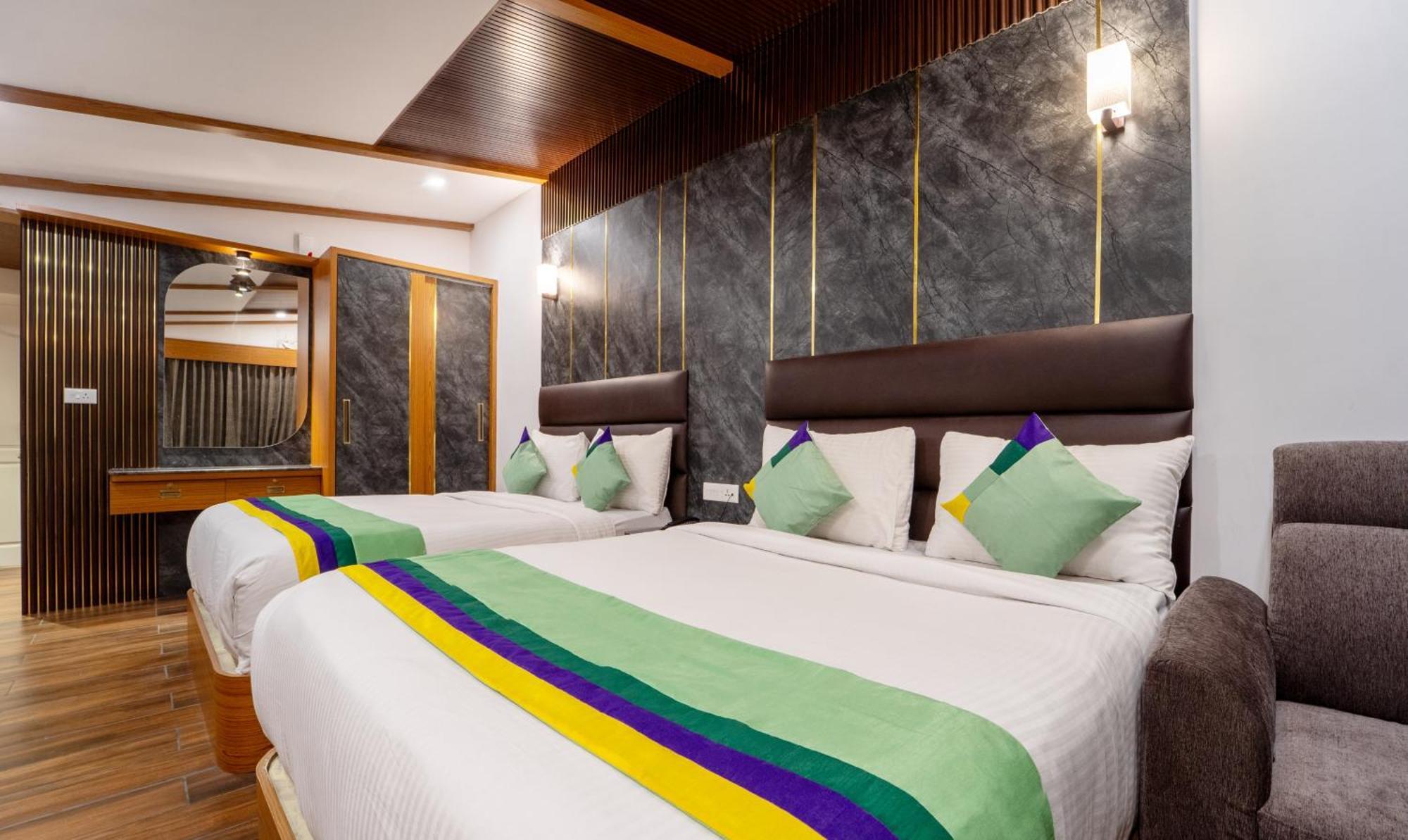 Treebo Skydale Premium Suites, 1500 Mtrs From Hotel