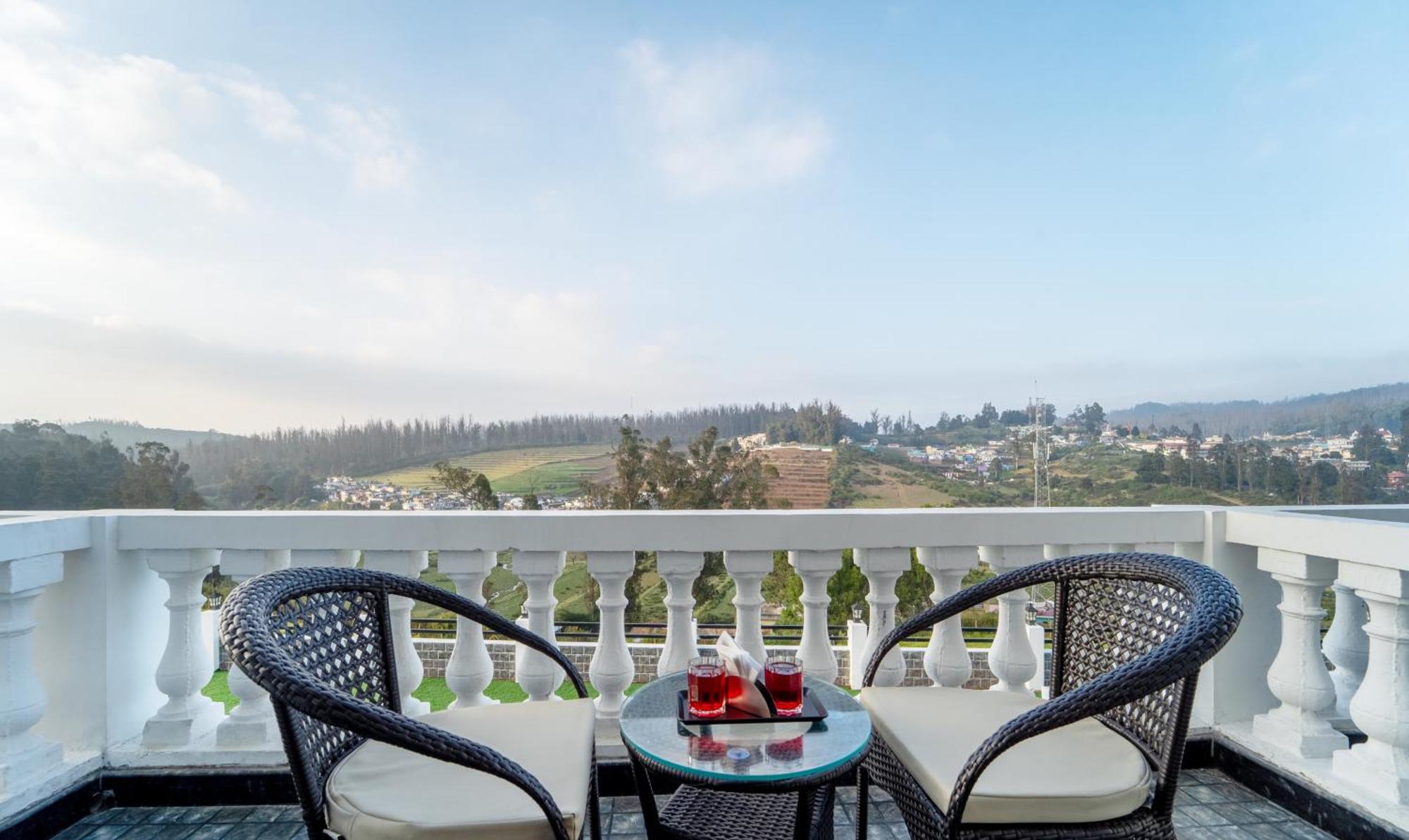 Hotel Treebo Skydale Premium Suites, 1500 Mtrs From 3*
