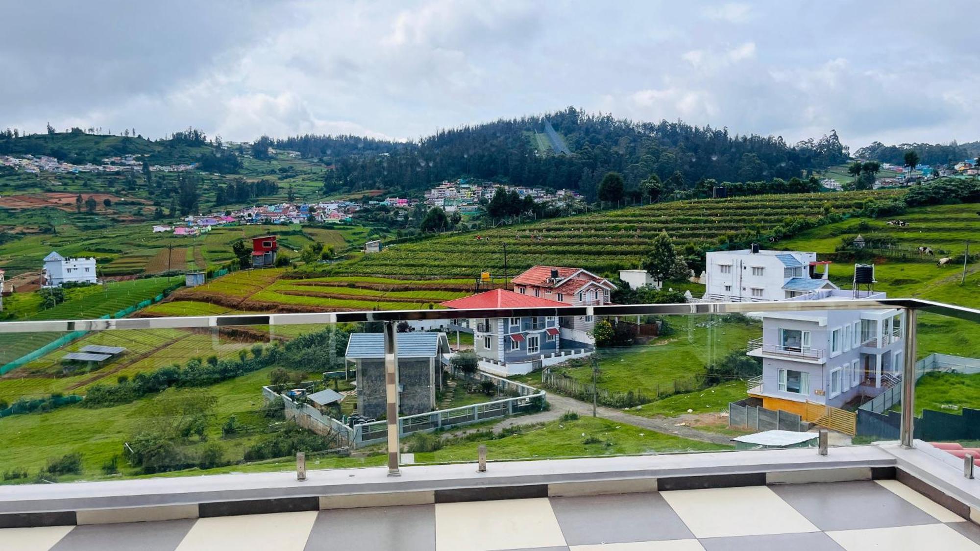 Away From - 3 - Ooty, Entire 3bhk Villa