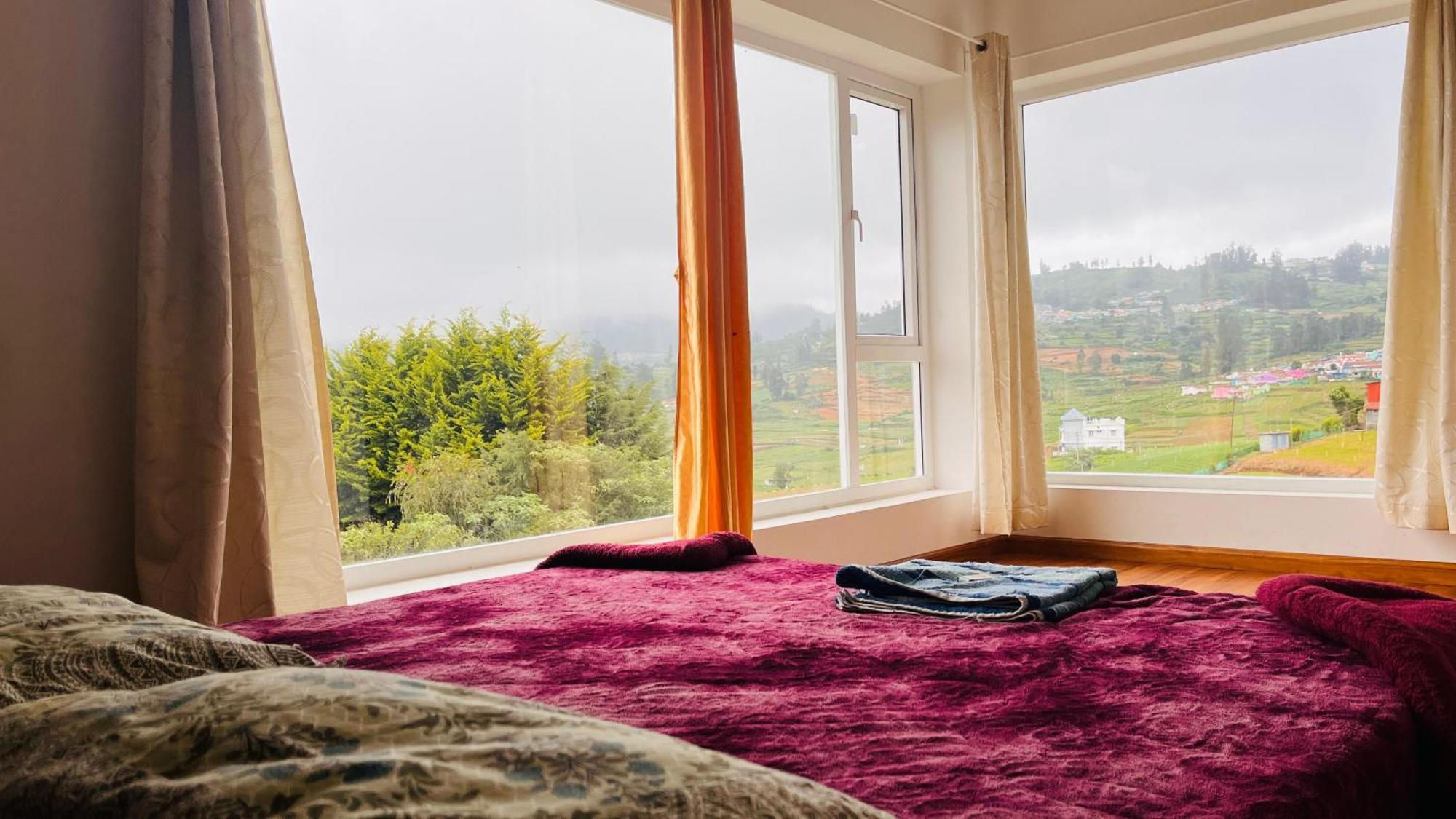 Villa Away From - 3 - Ooty, Entire 3bhk Ooty