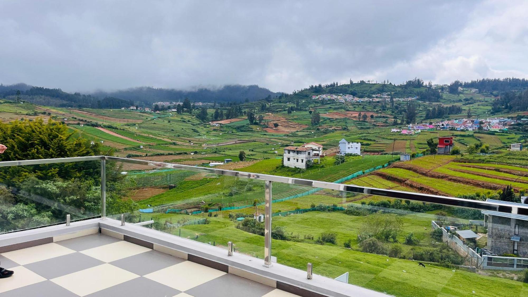 Away From - 3 - Ooty, Entire 3bhk Villa *