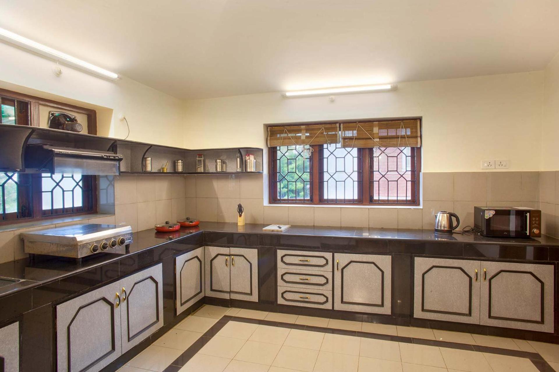 Away From - 2 - Ooty, Entire 4bhk Ooty