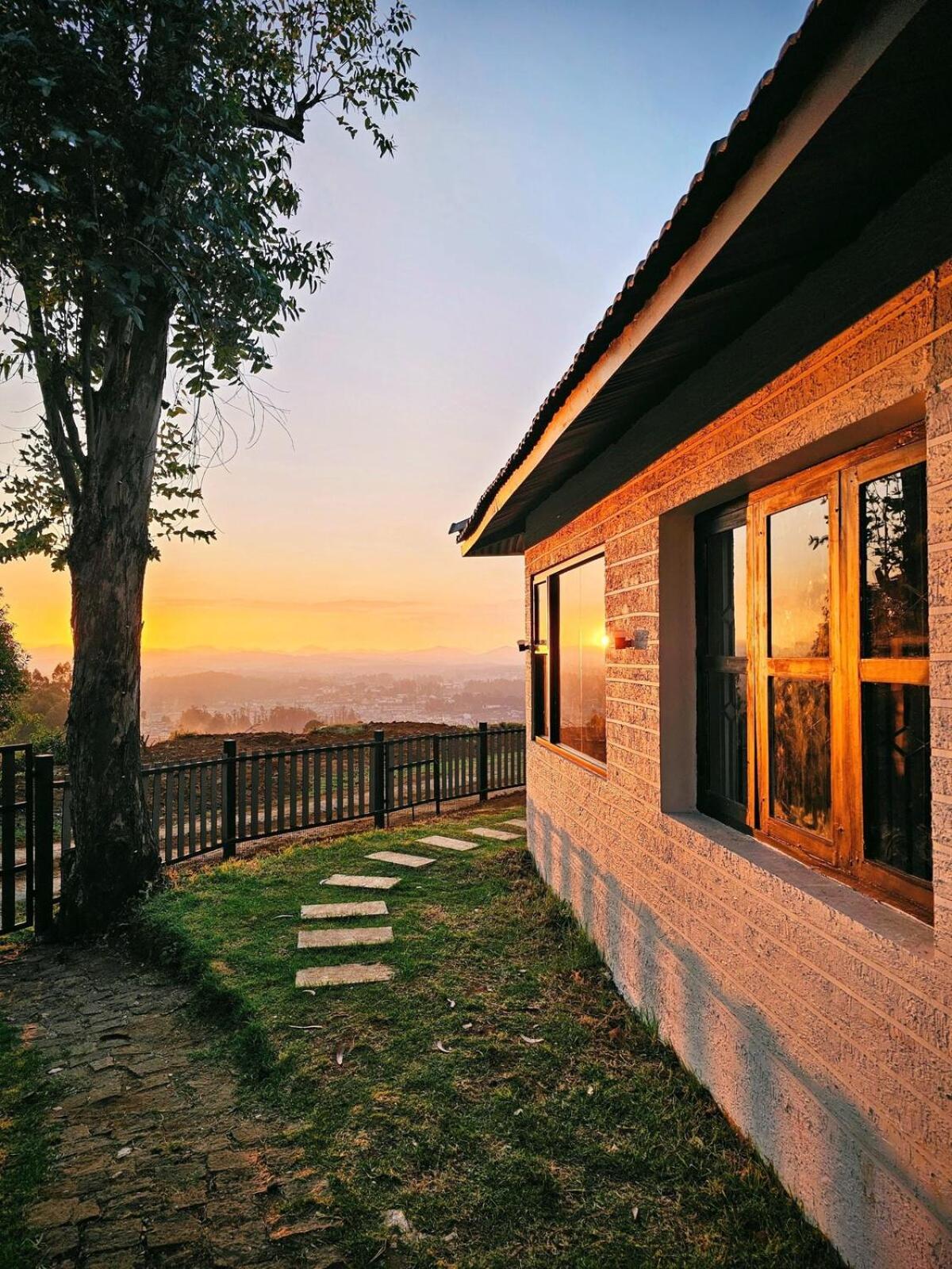 Villa Songs Of The Nilgiris Ooty