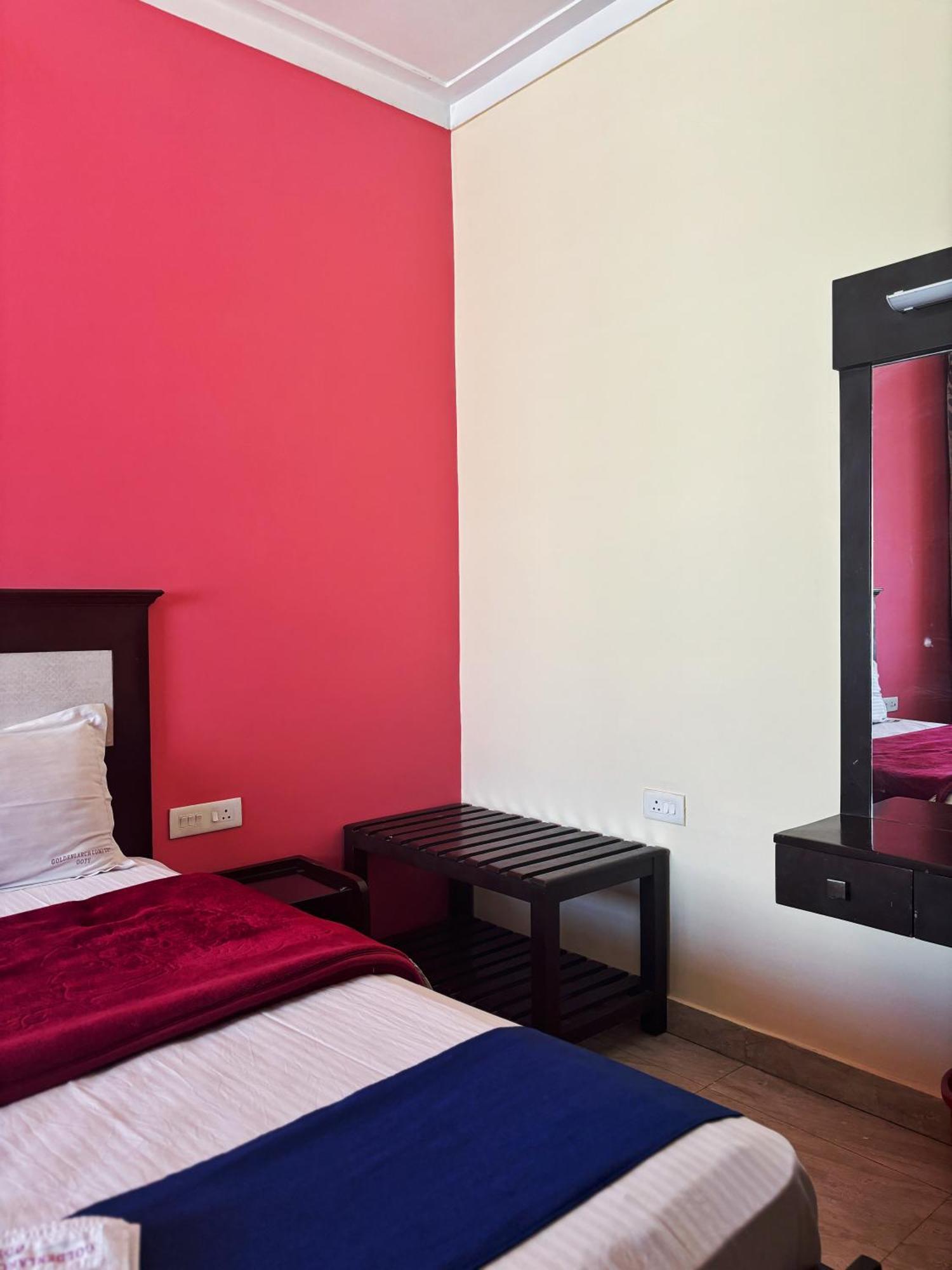 Golden Larch Comfort Hotel