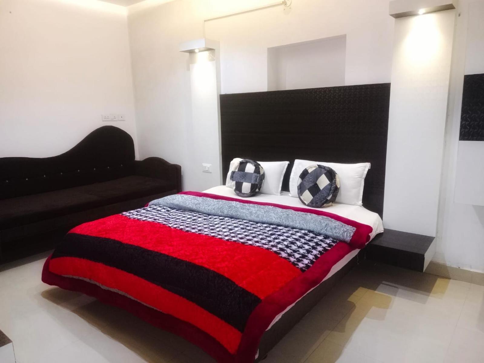 Guest house Rkr And *