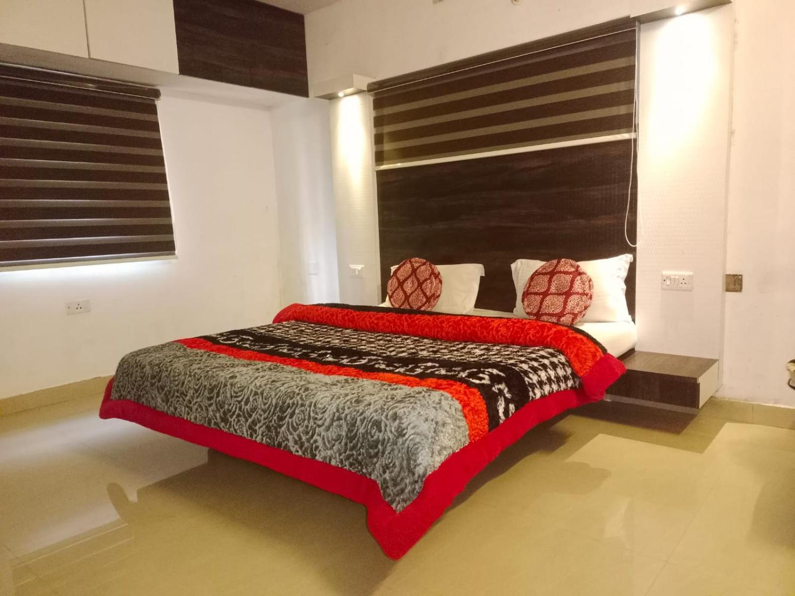 Rkr And Guest house Ooty