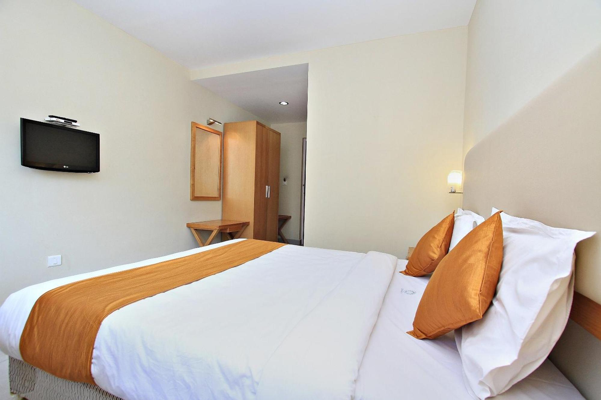 Hotel Super Townhouse Hills Palace 3*
