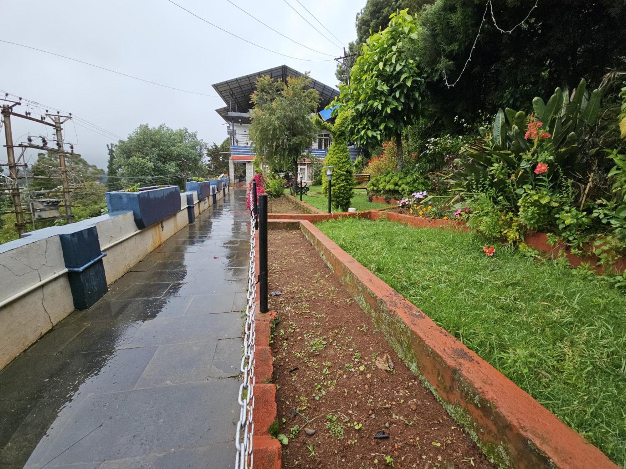 Guest house Rrk Residency Ooty