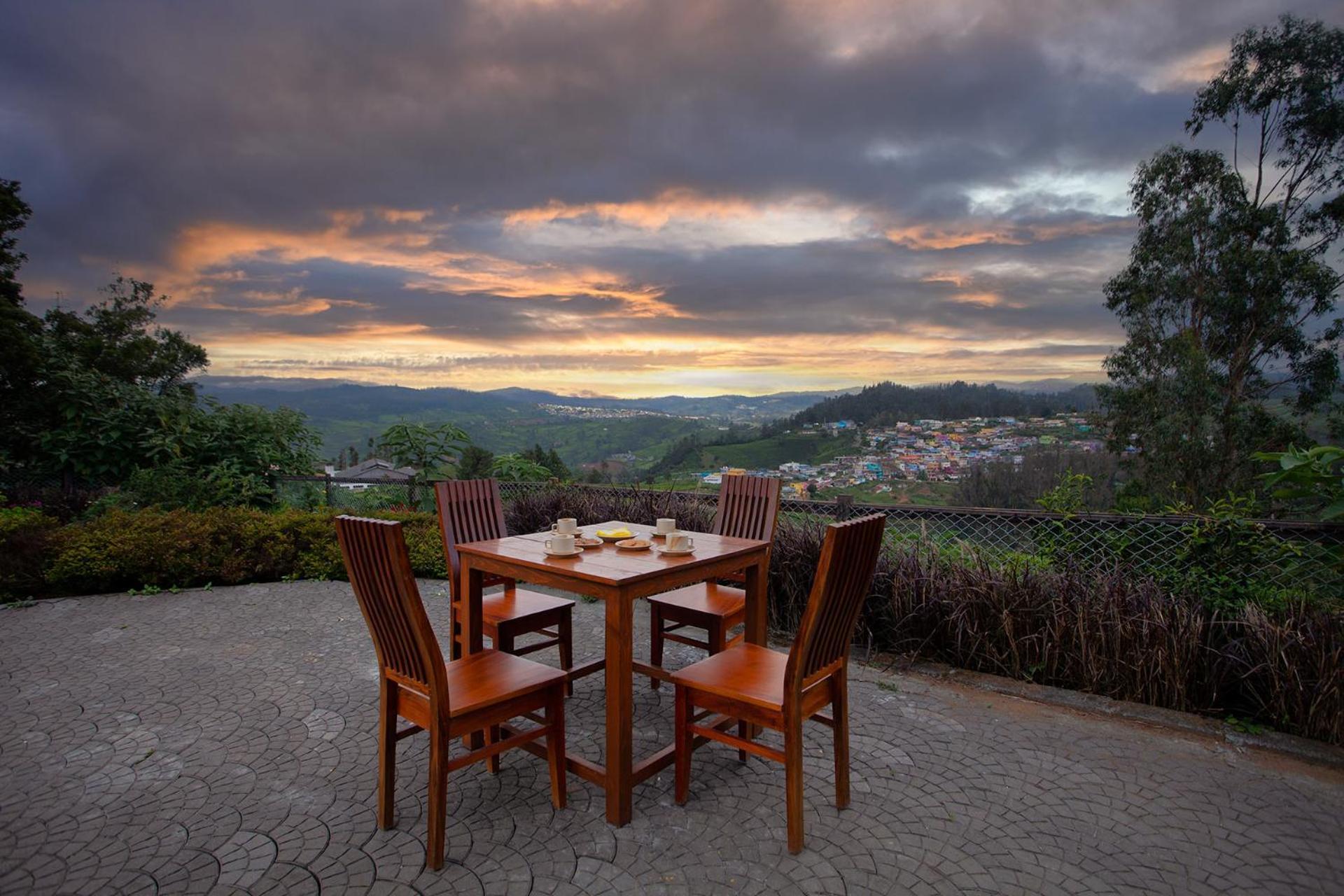 Stayvista At Little Heaven With Breakfast * Ooty