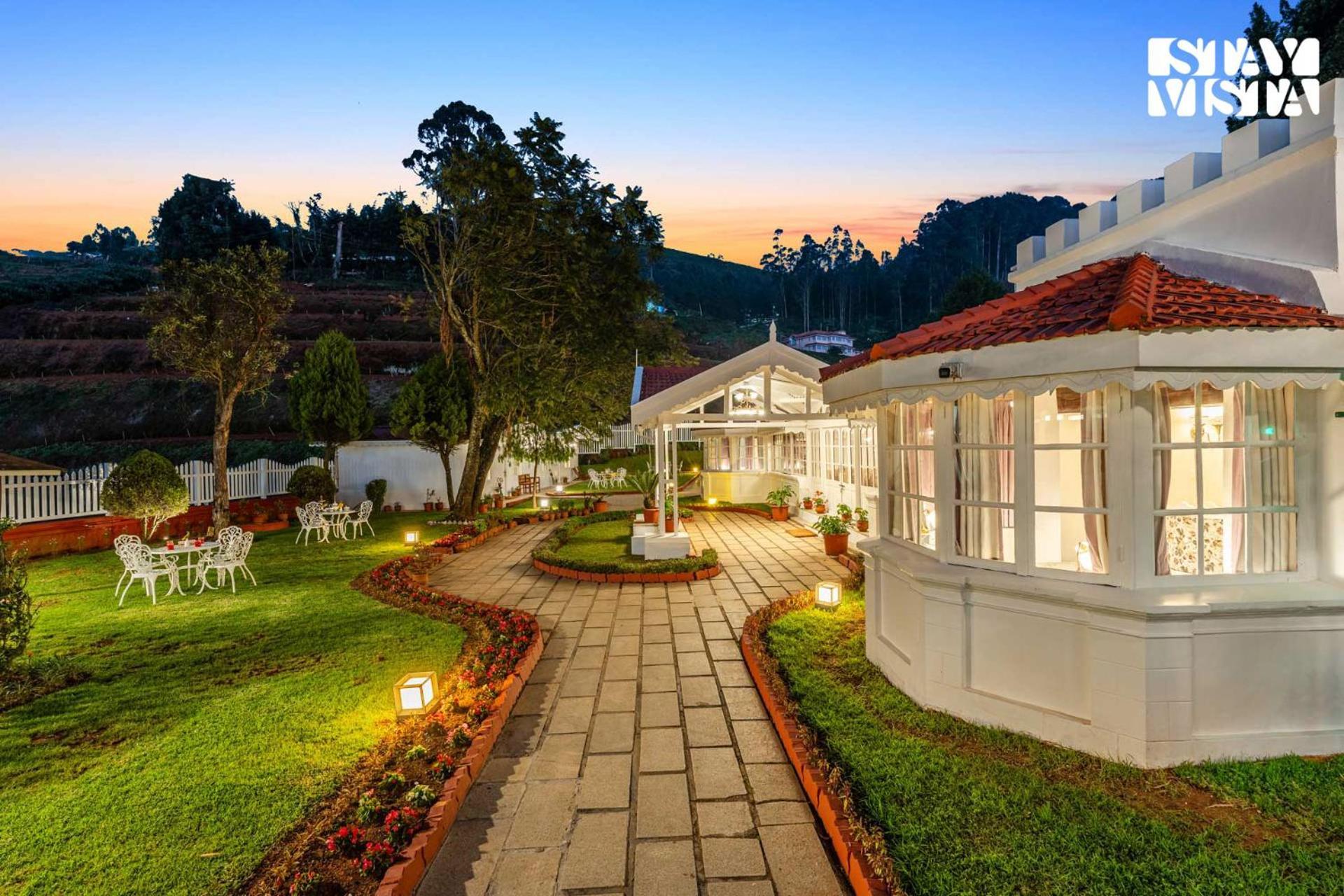 Villa Stayvista At Tiverton - Lawn, Bbq, Heater