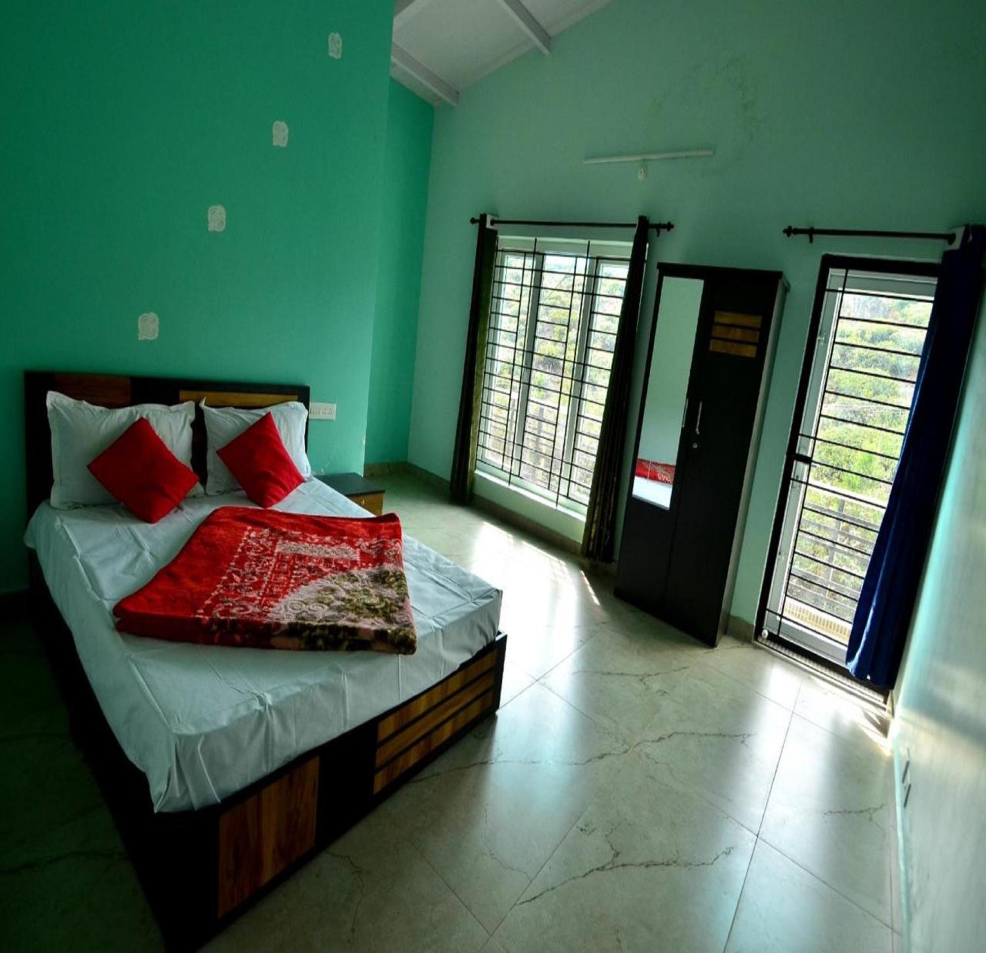 Estay Tiger Hills 2*