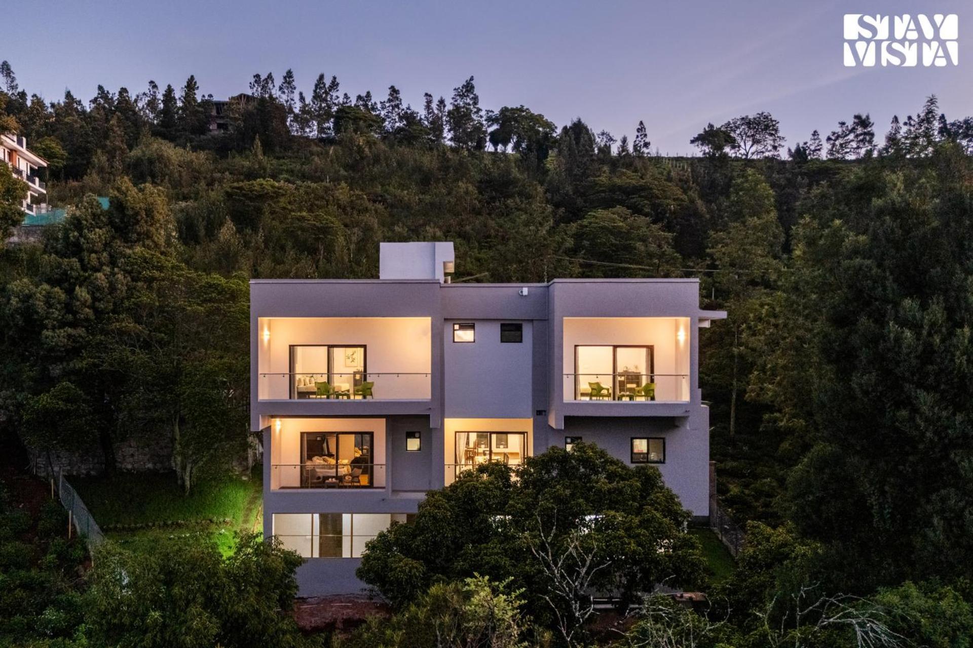 Villa Stayvista At Aruvi With Bonfire, Lawn Ooty