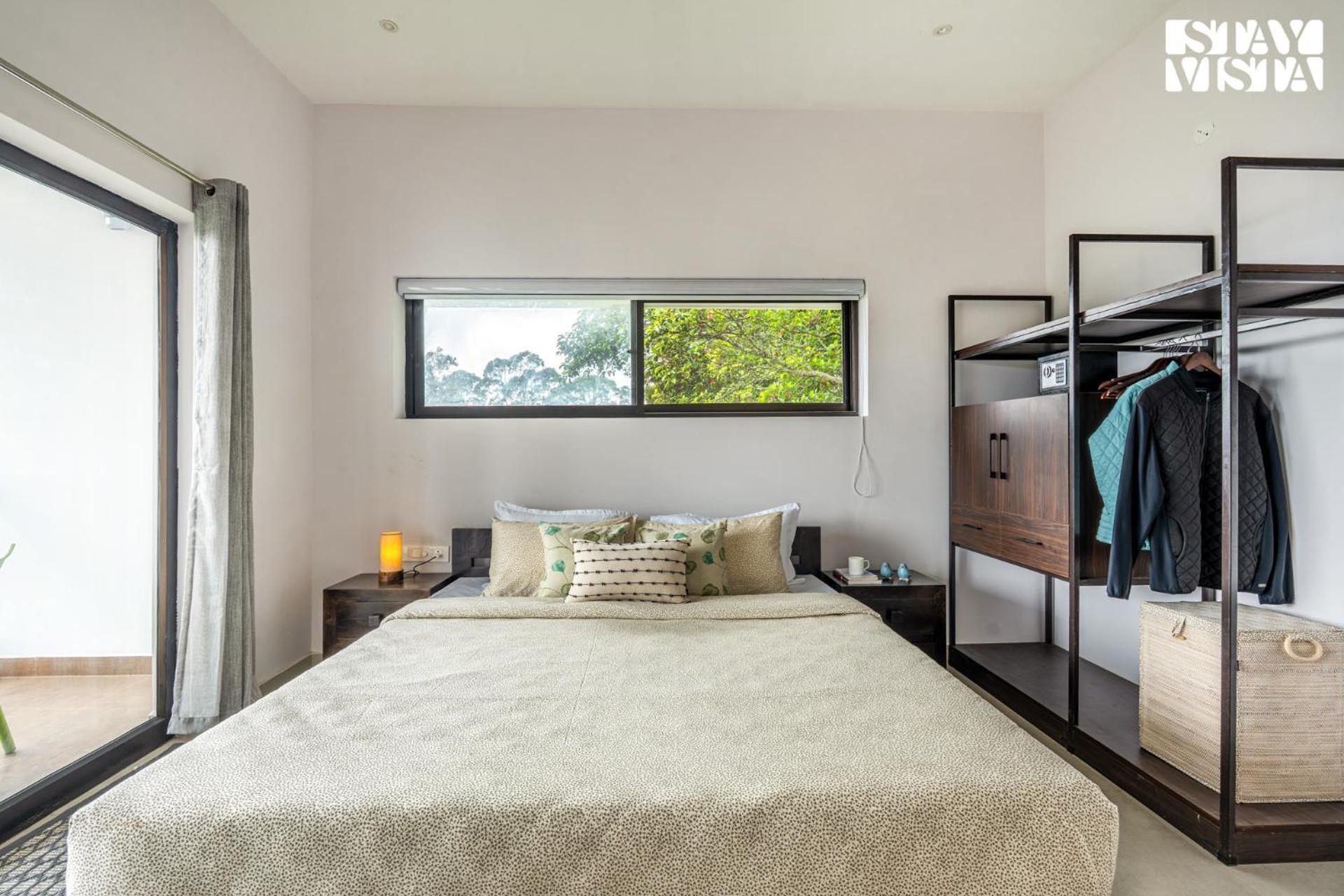 Stayvista At Aruvi With Bonfire, Lawn Villa Ooty