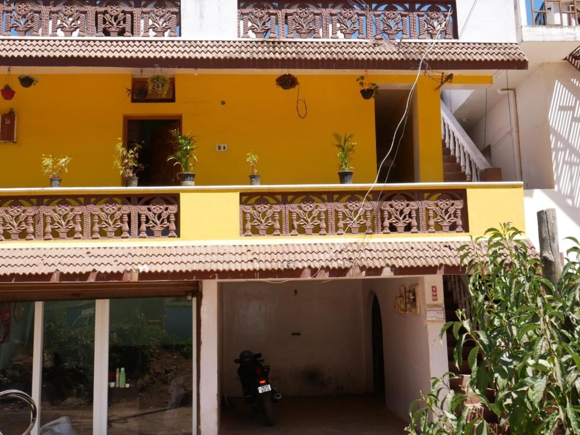 Homestay Kmt House *