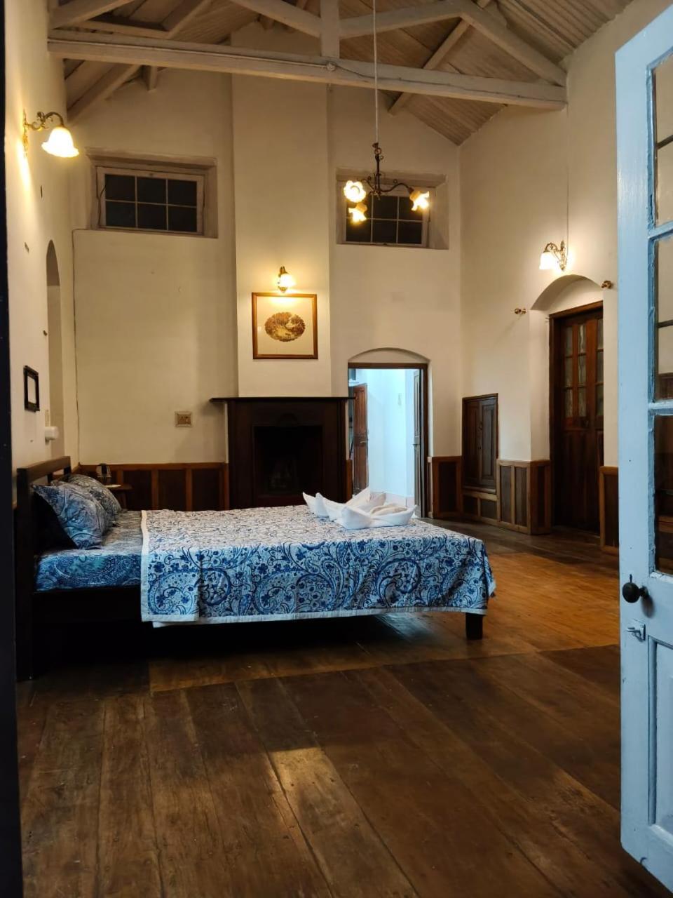 Pet Friendly At Heritage District