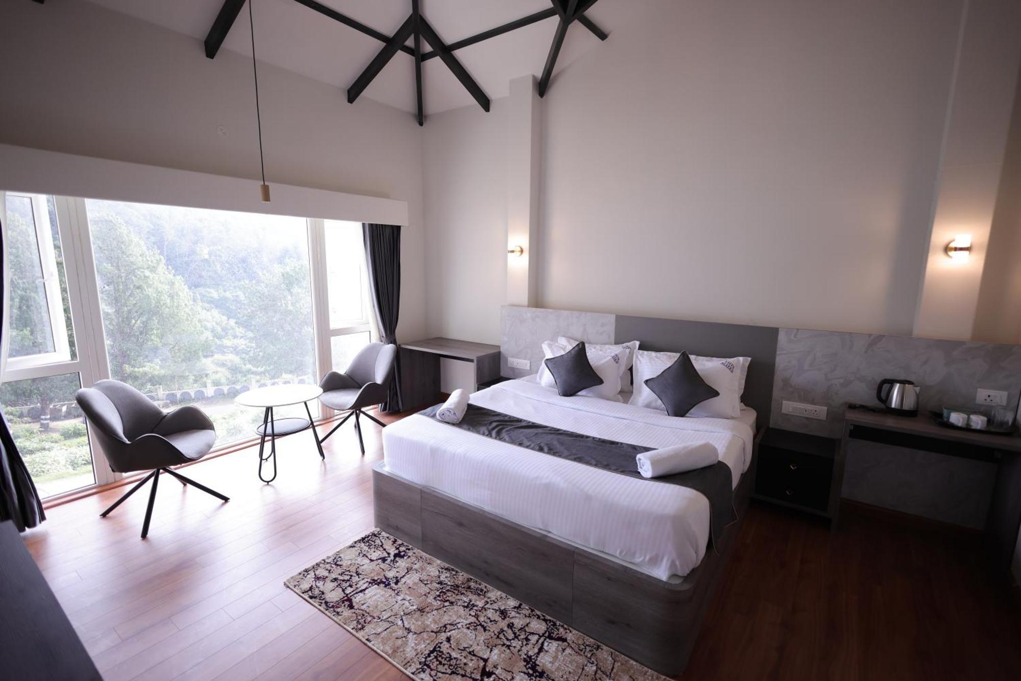Vista Sunrise View Hotel Ooty
