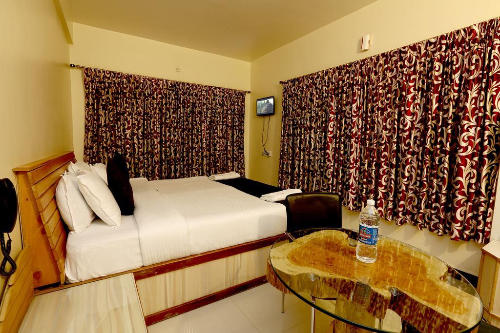 Hotel Al Woodlands Residency 3*