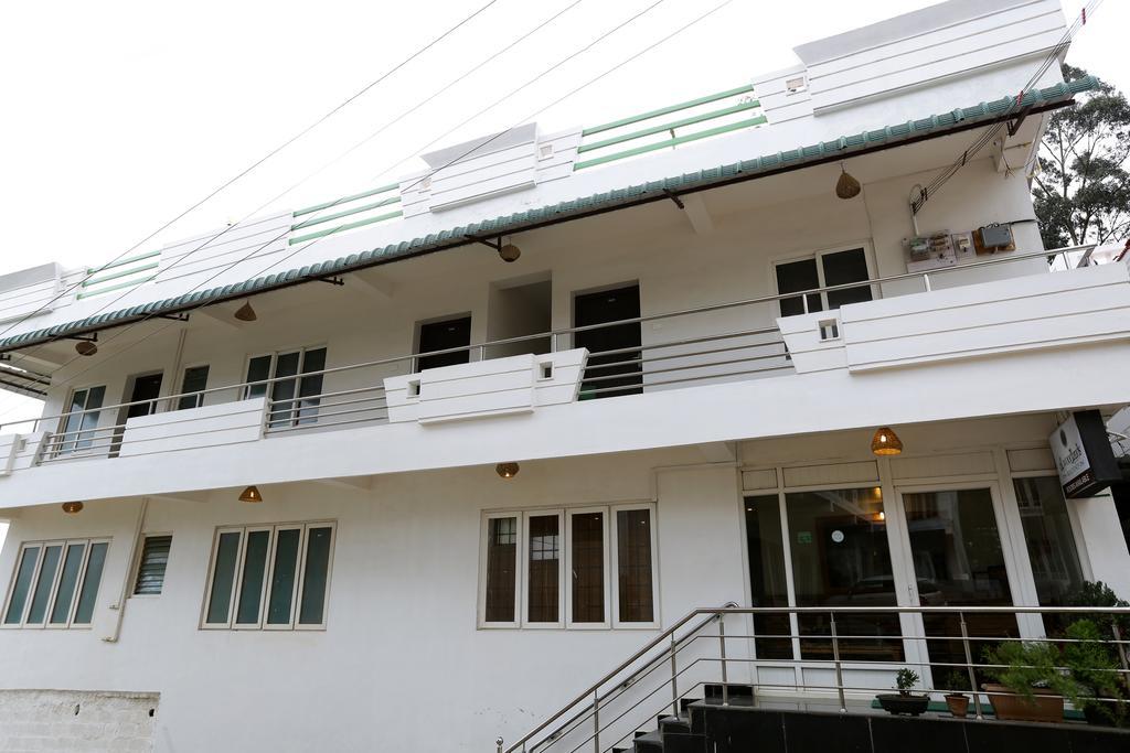 Al Woodlands Residency 3*
