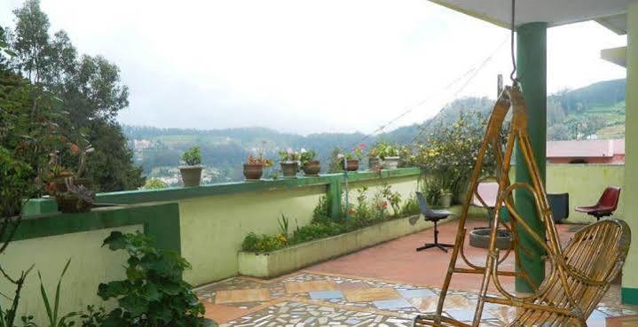 Hotel Hilltop 2*