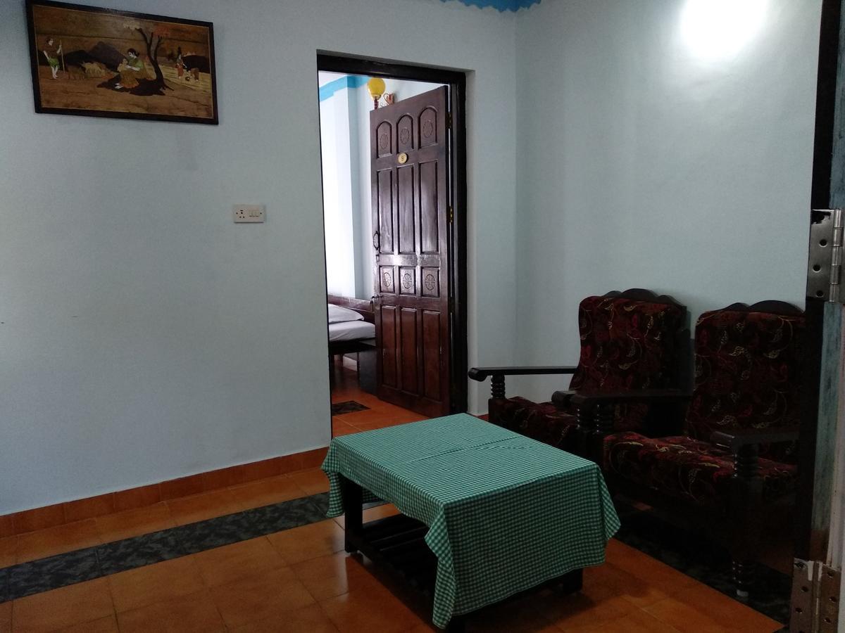 Hotel White House ,ooty