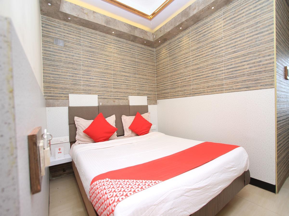 Adarsh International Hotel 2*