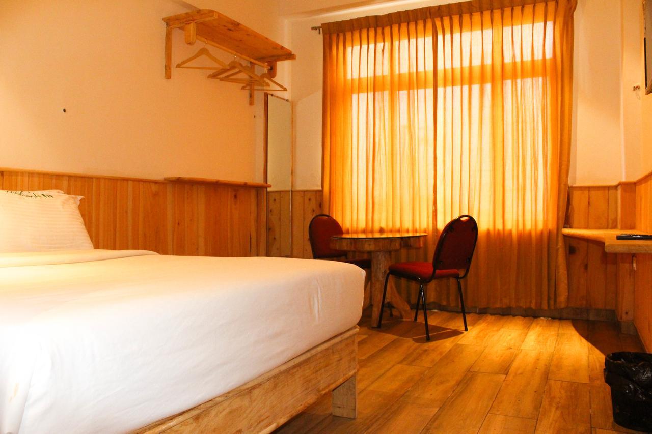 Hotel Al Woodlands Residency