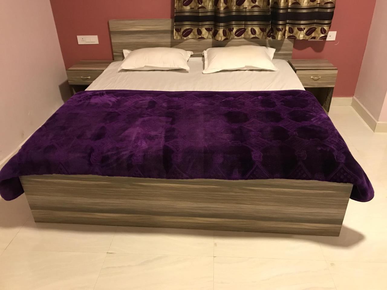 Hotel Praba And 2*