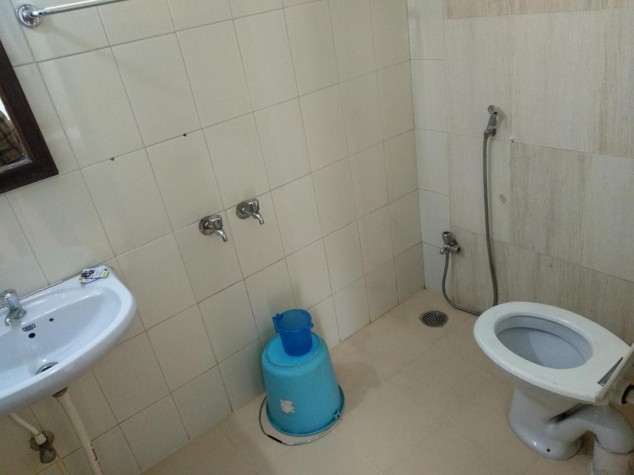 Hotel White House ,ooty