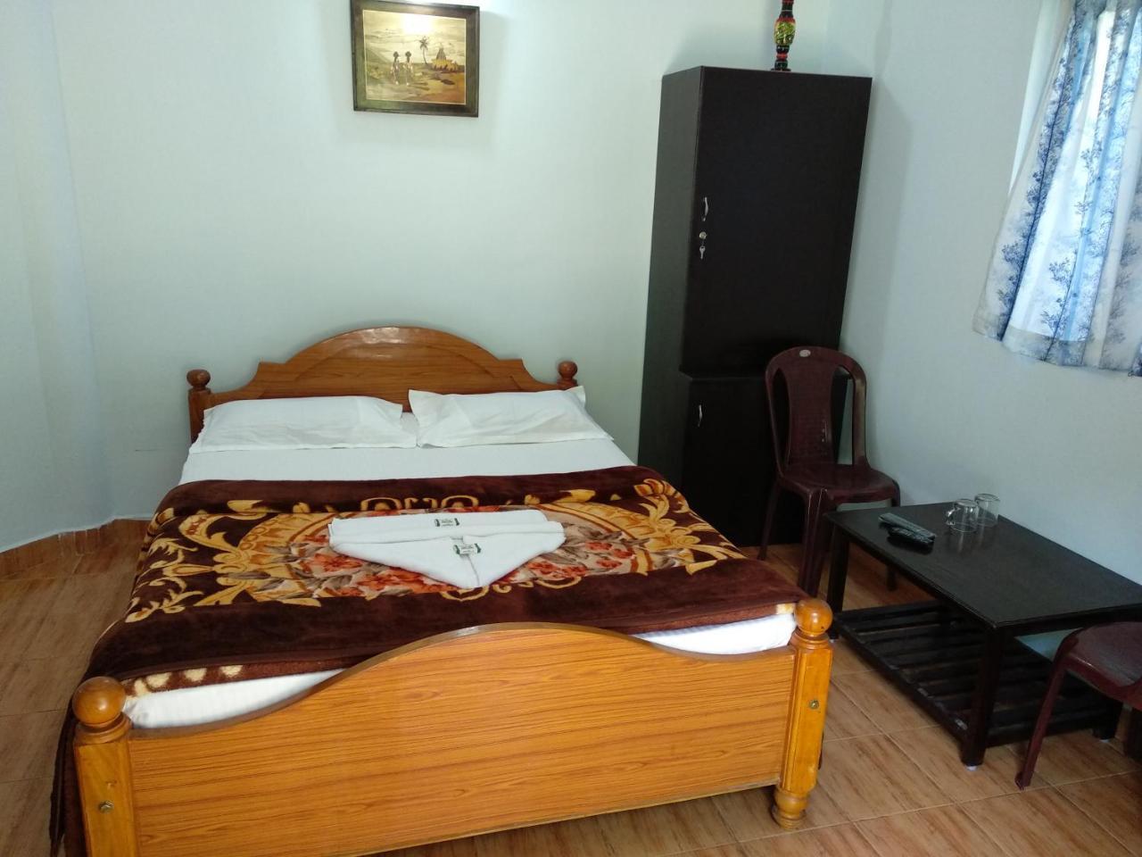 Hotel White House ,ooty *