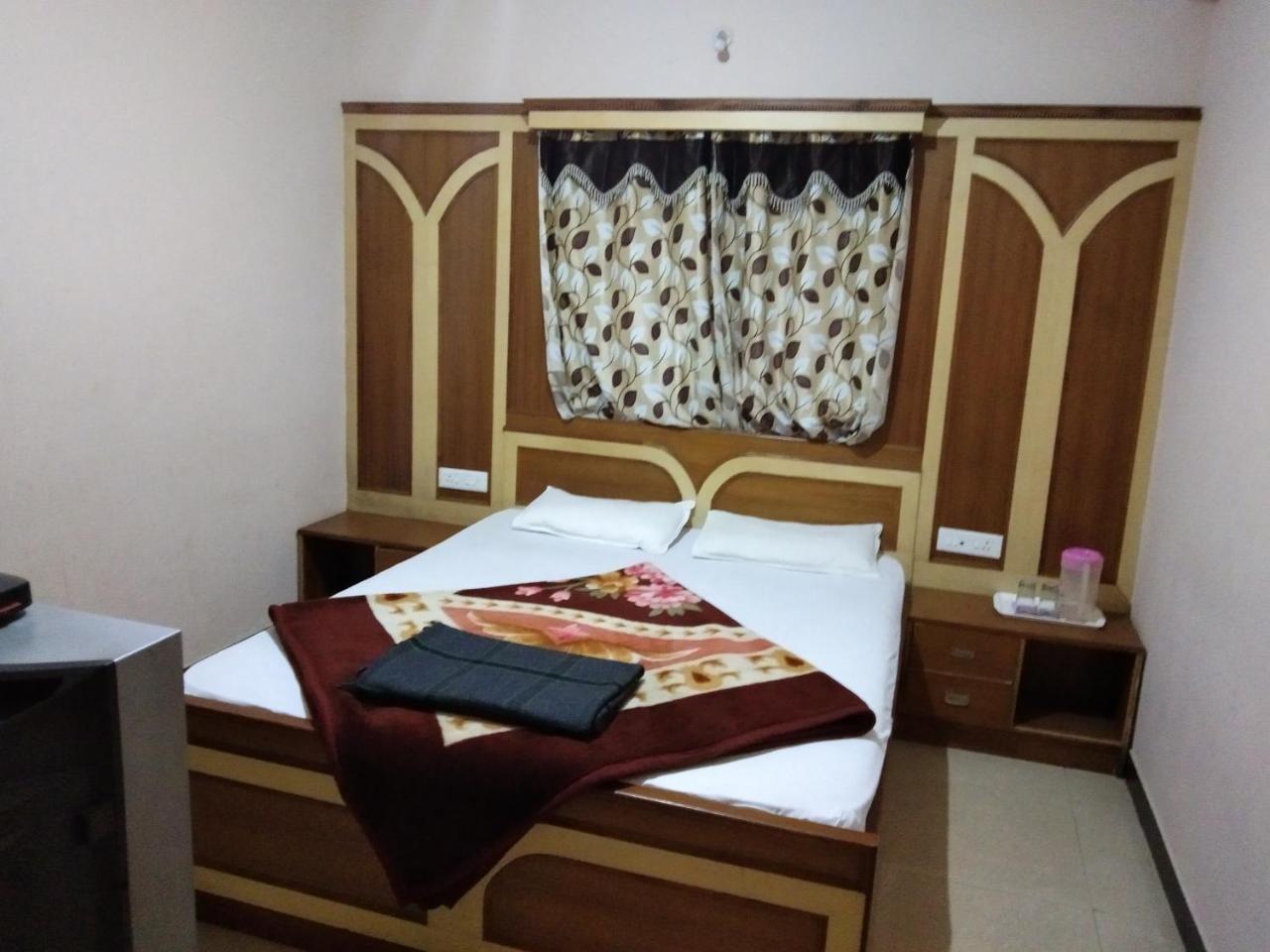 Hotel Sri Krishna Residency *