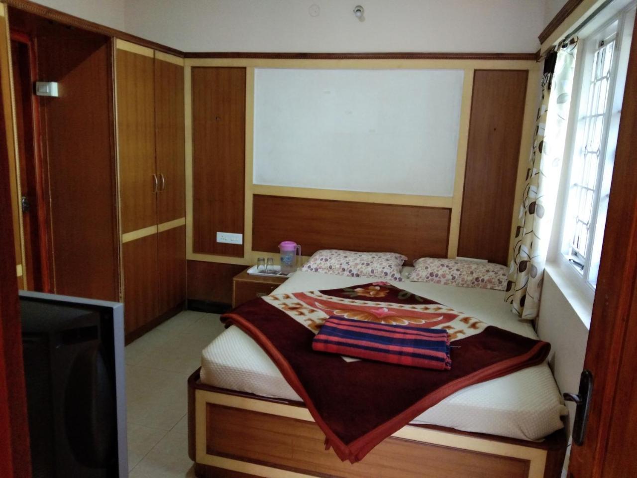 Sri Krishna Residency Hotel *