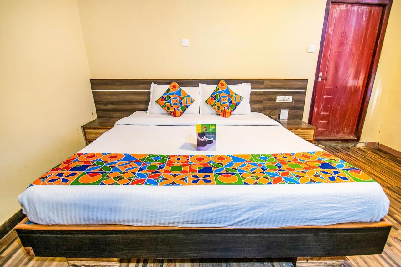 Hotel Fabhotel De Santosh Residency Ettines Road