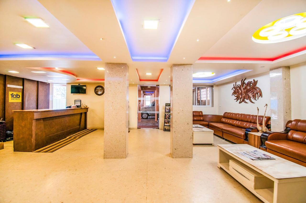 Fabhotel De Santosh Residency Ettines Road Ooty