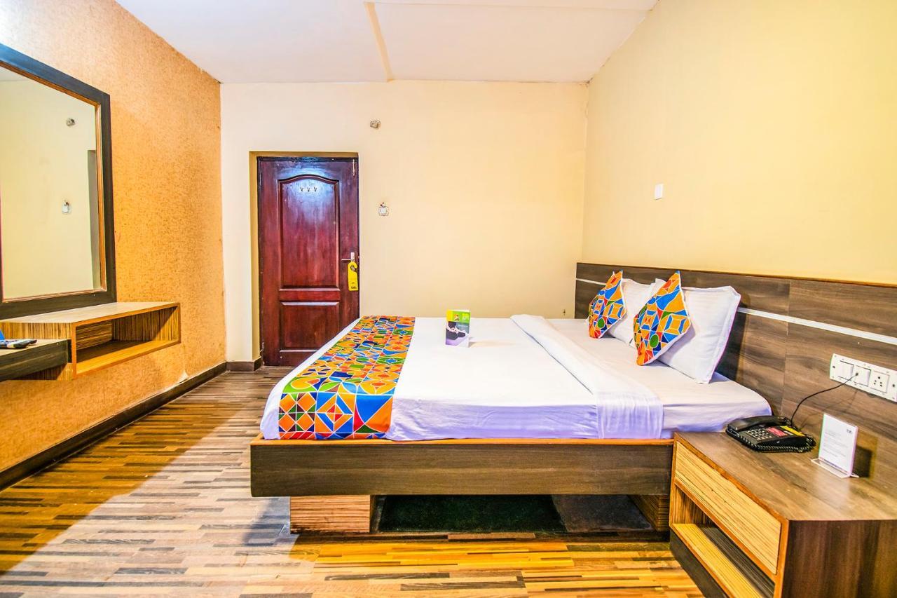 Hotel Fabhotel De Santosh Residency Ettines Road 3*