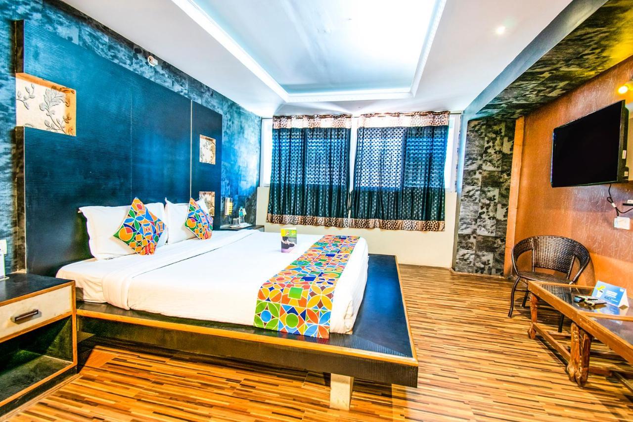 Fabhotel De Santosh Residency Ettines Road Ooty