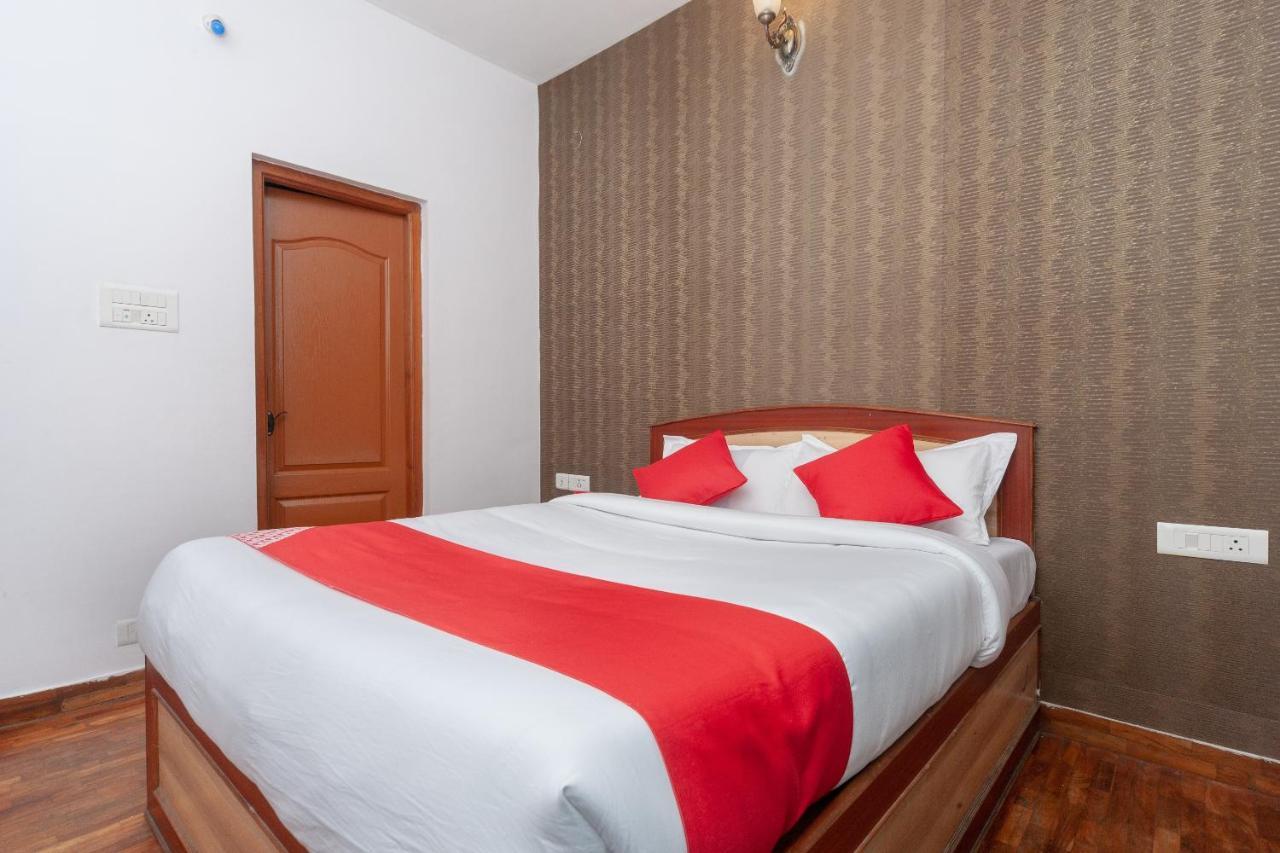 Oyo 16645 Grand Palace 3* Ooty