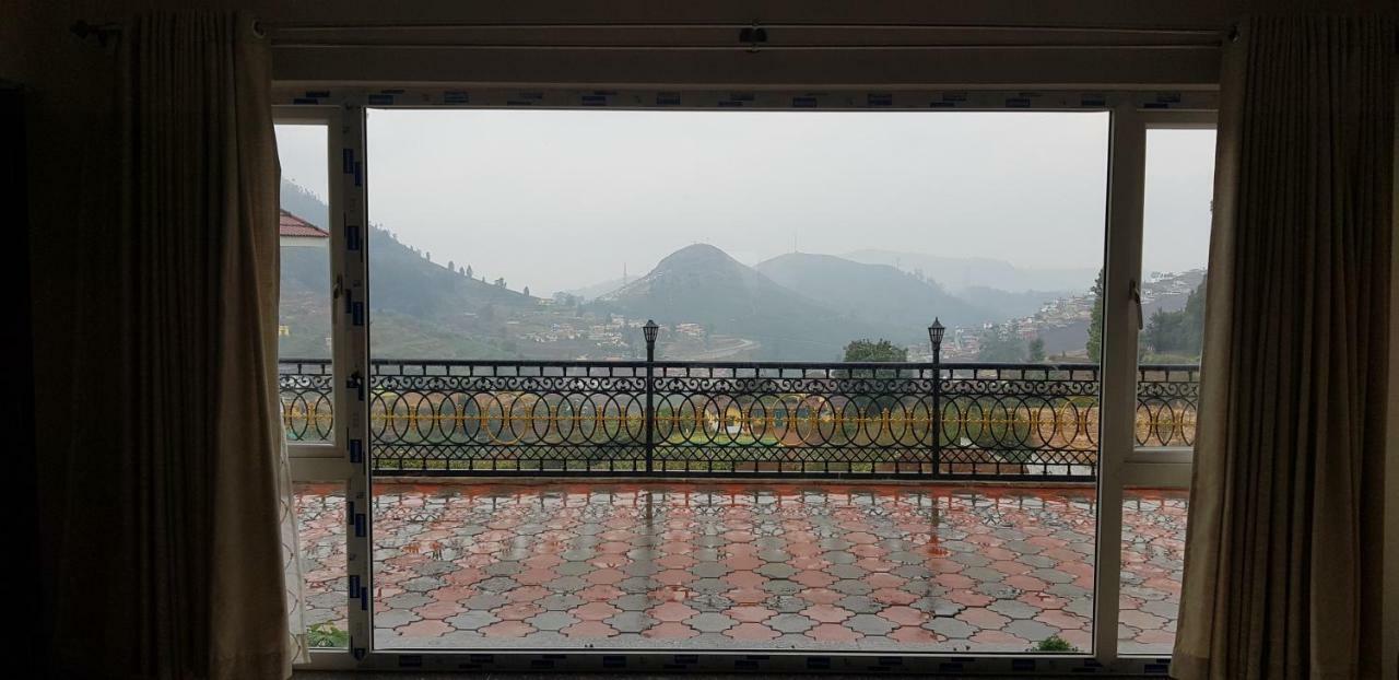 Atrium Grande Resort *