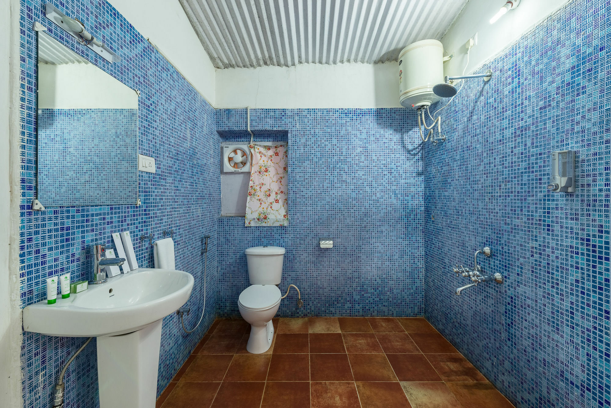 Hotel Itsy By Treebo - Rosefield Heritage 3*