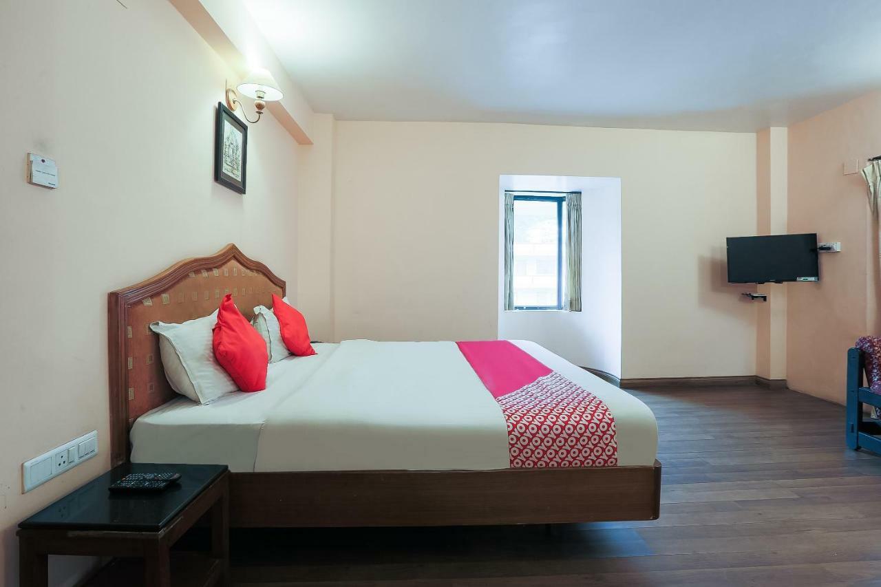 Hotel Oyo 48910 Blue Bird Deluxe