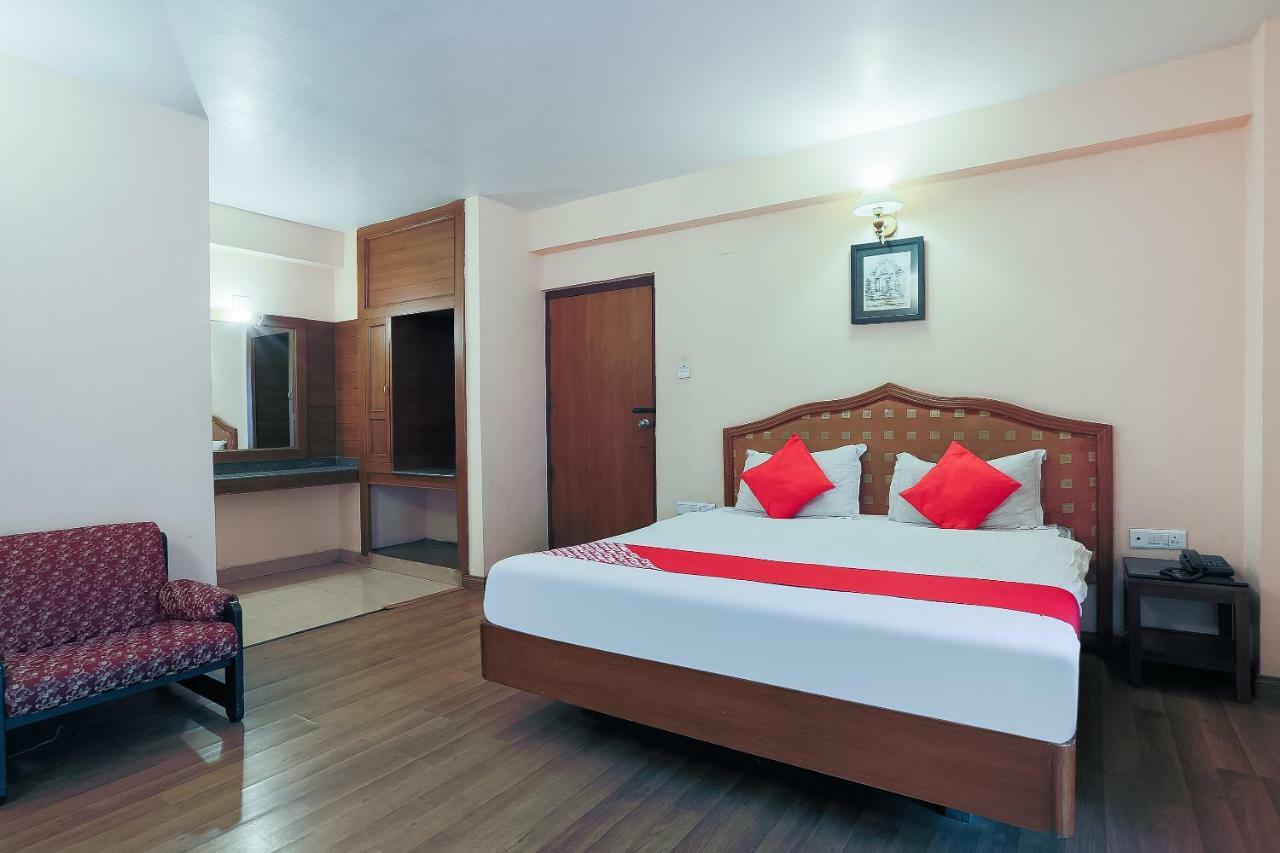 Oyo 48910 Blue Bird Deluxe Hotel Ooty
