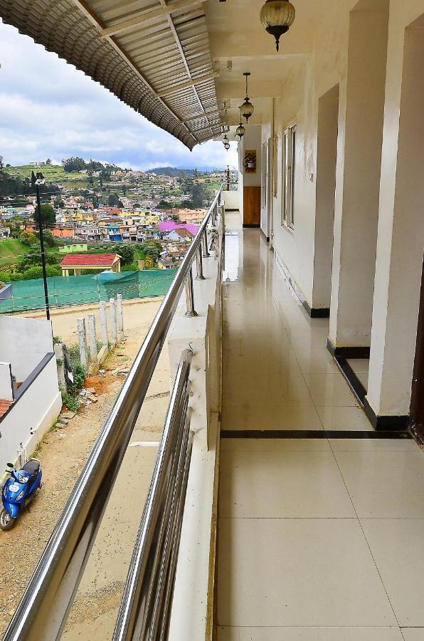 Hotel Al Woodlands Residency